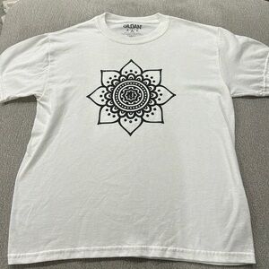 BOGO🥳 glitter flower tee